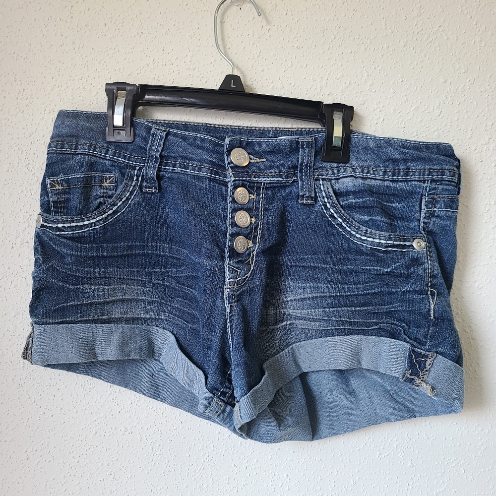 No Boundaries shorts